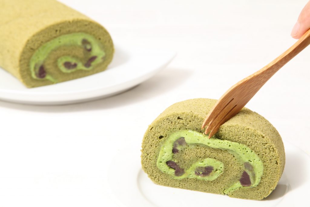 京都の抹茶を使用したロールケーキ